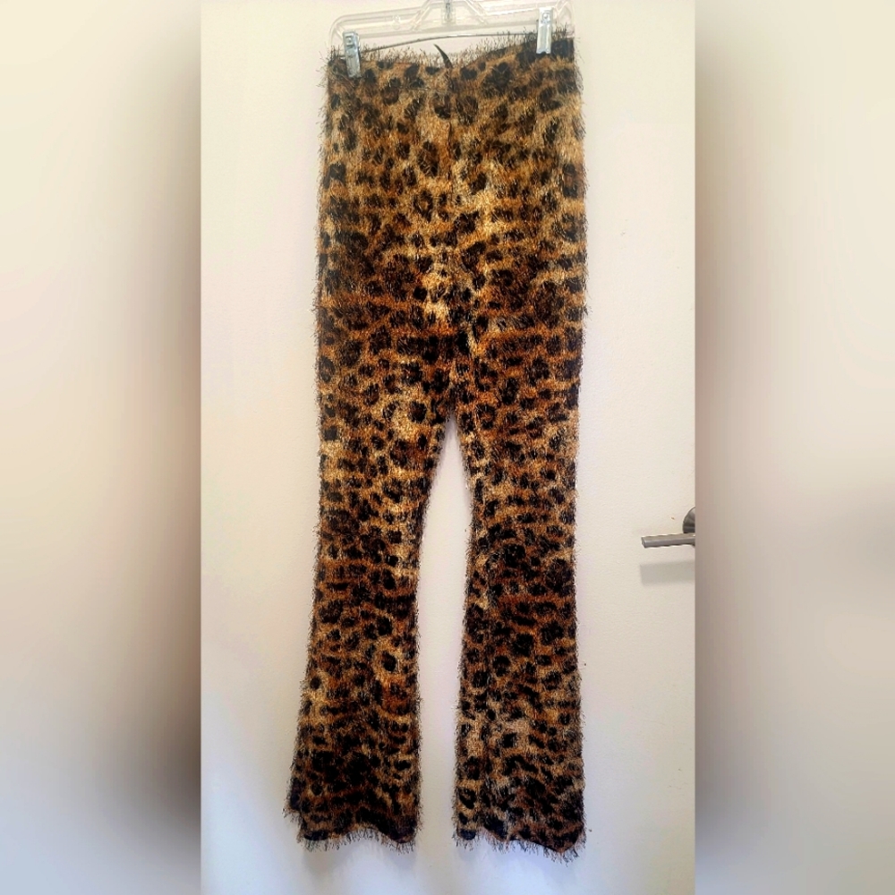 FUN FESTIVAL LEOPARD BOOT CUT LEGGINGS SIZE M MEDIUM